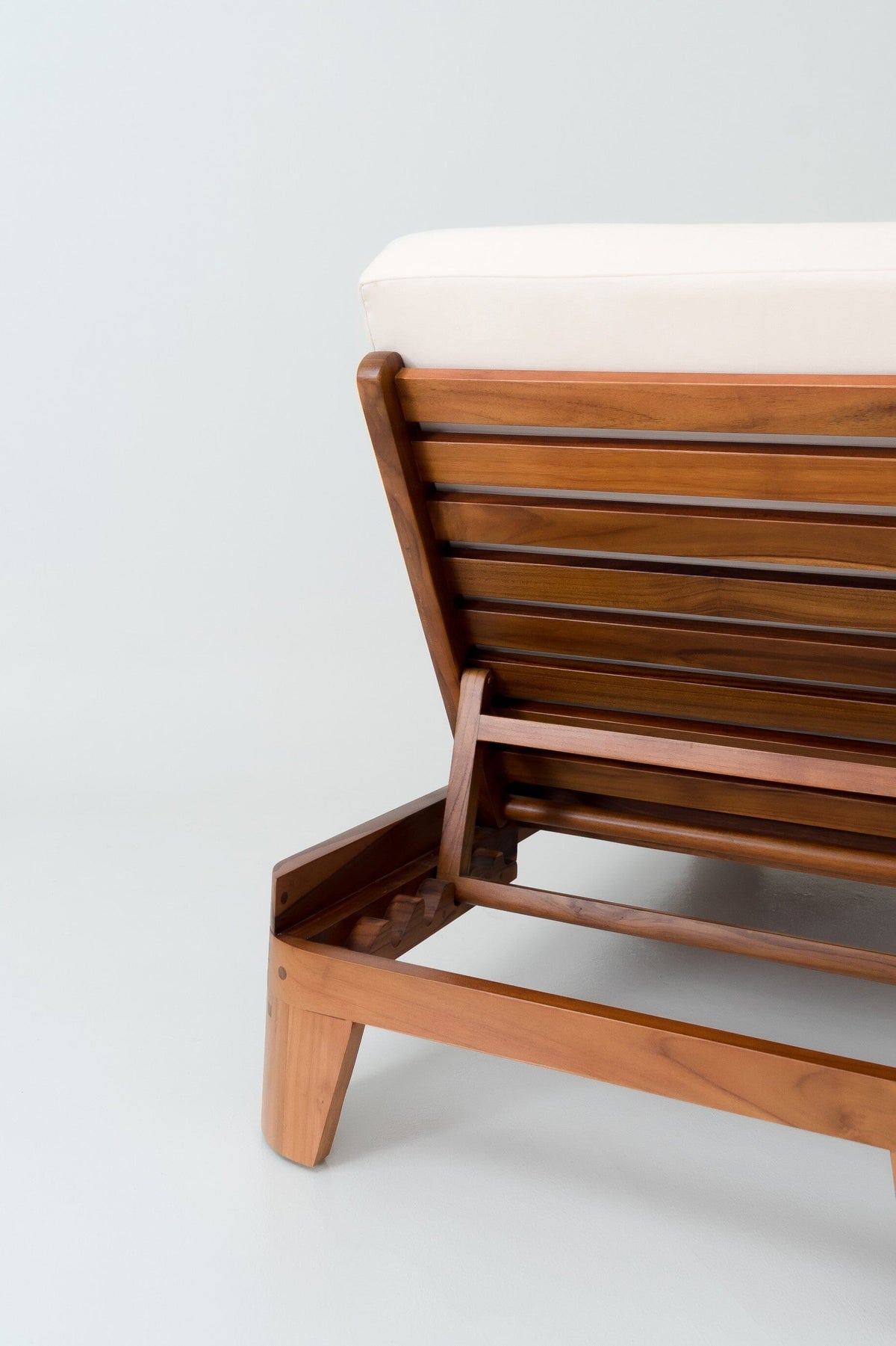 Benefits of Owning a Wooden Sun Lounge