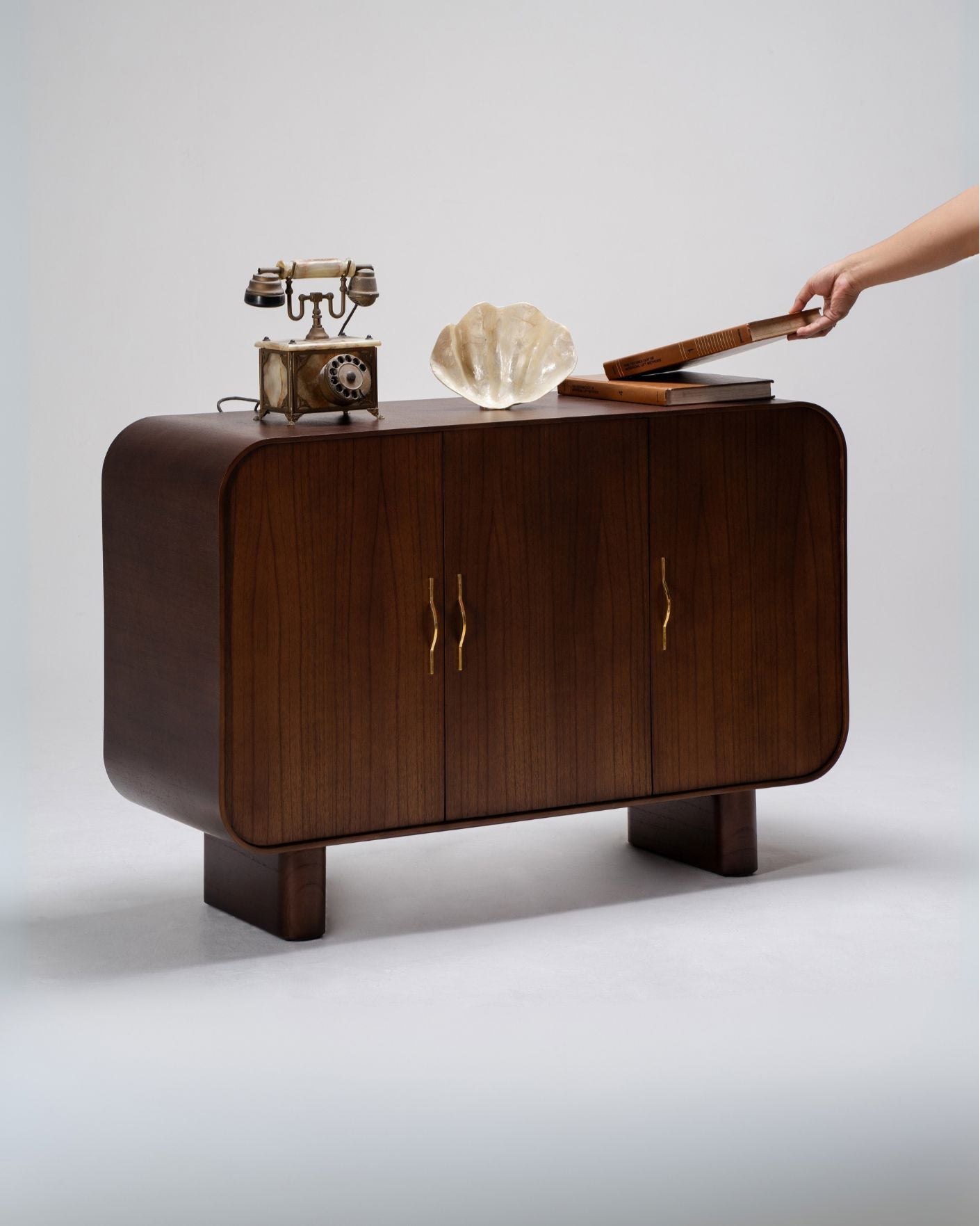 Marguerite Storage Console